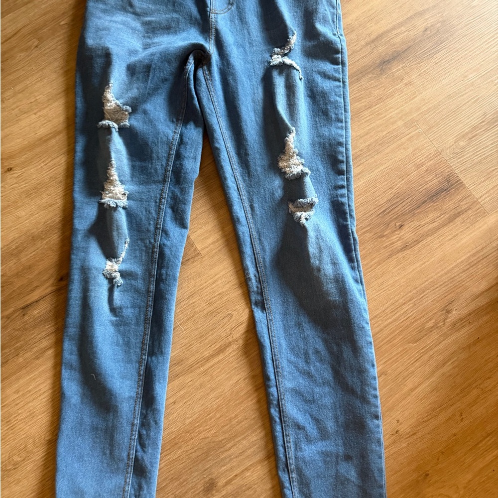 JVINI Distressed Skinny Jeans in Light Blue